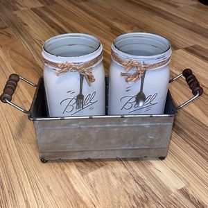 Utensil holder